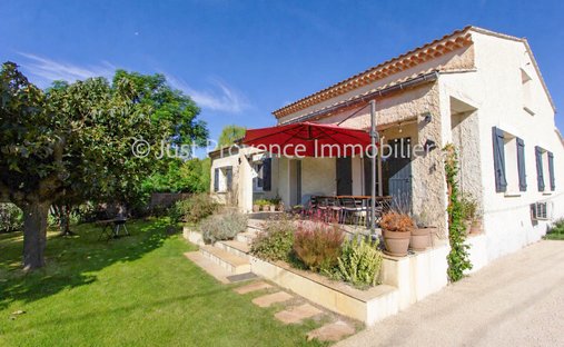 House in Aubignan, Provence-Alpes-Côte d'Azur, France 1