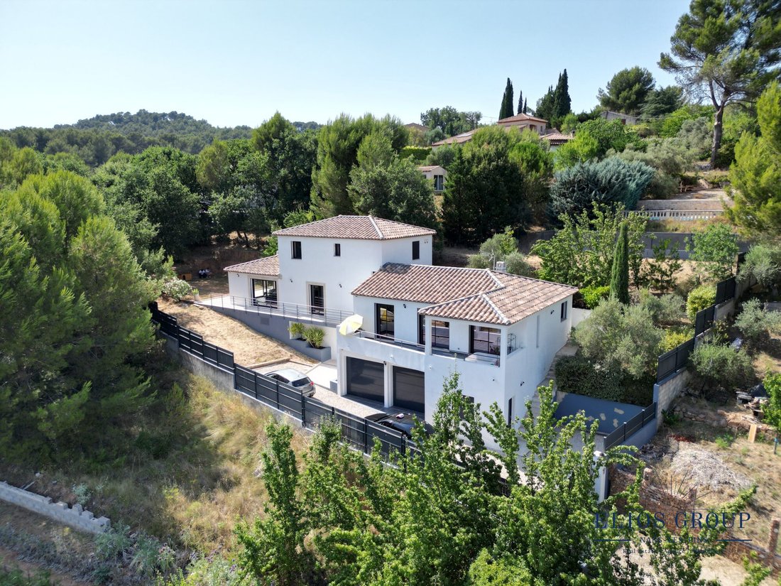 Villa in La Destrousse, Provence-Alpes-Côte d'Azur, France 1 - 18385260