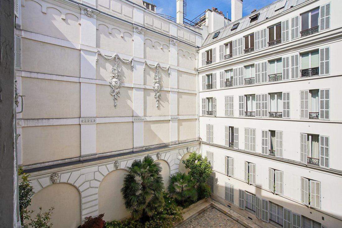 Apartment in Saint Philippe du Roule, Paris 8e Arrondissement, Paris 1 - 18924075