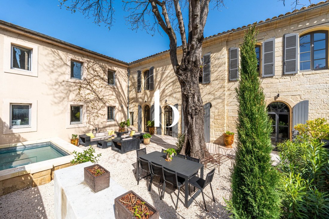 Maison de ville à Uzès, Occitanie, France 1 - 18924087