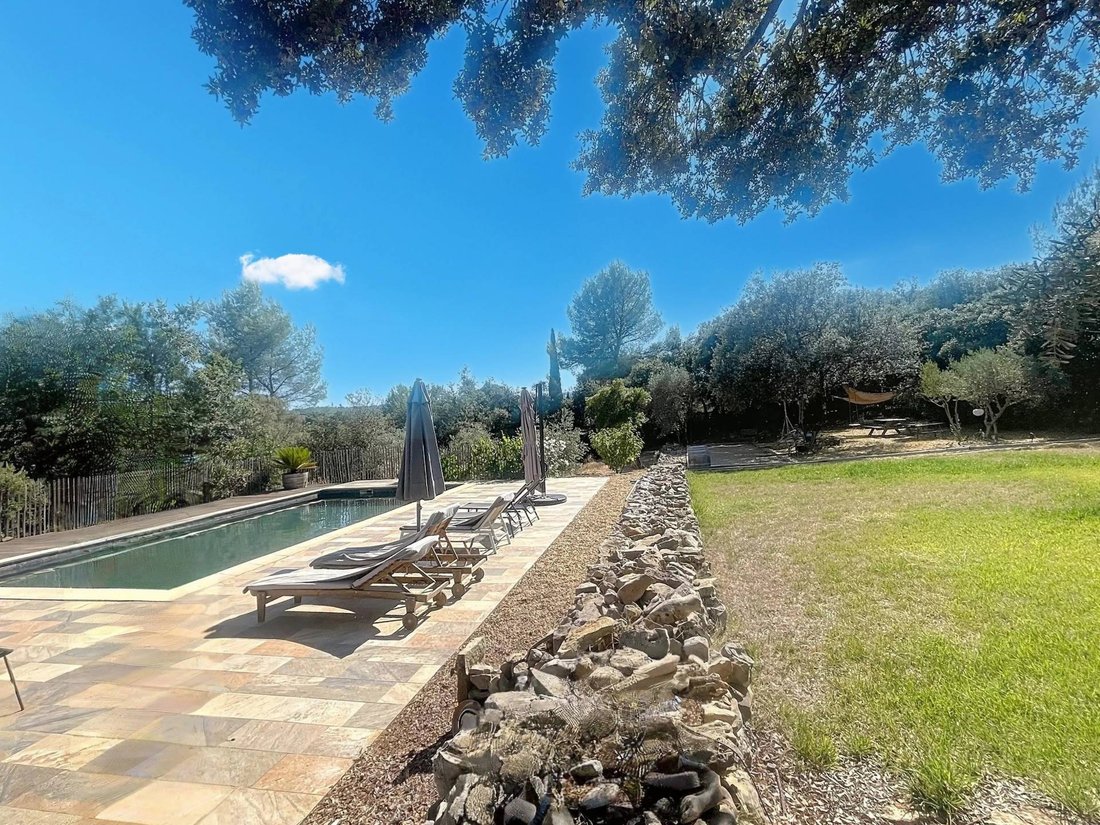 Casa en Correns, Provenza-Alpes-Costa Azul, Francia 1 - 18281523