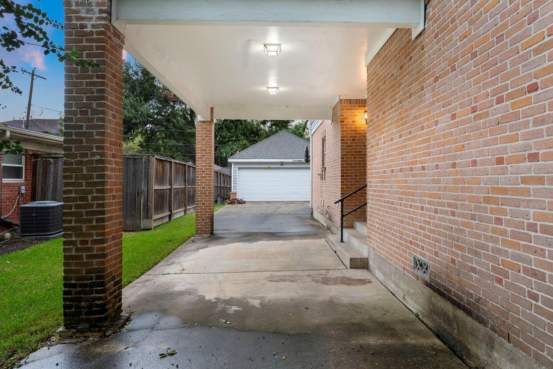 House in Houston, Texas, United States 3 - 18926647