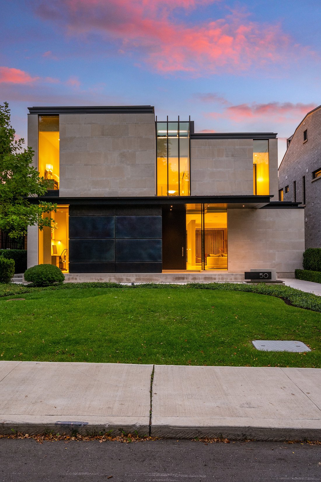 House in Toronto, Ontario, Canada 2 - 18926759