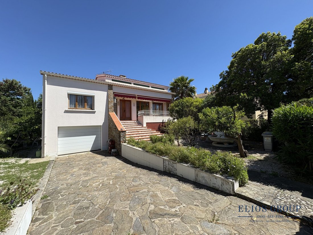 House in Hyeres, Provence-Alpes-Côte d'Azur, France 1 - 17272129