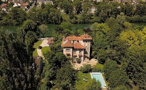 House in Lagny-sur-Marne, Ile-de-France, France 1