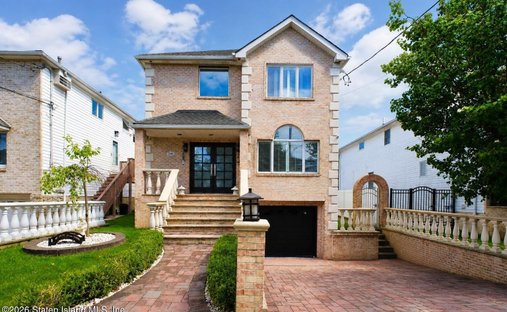 House in New York, New York, United States 1