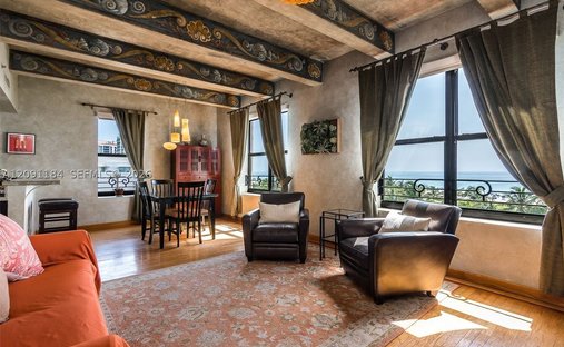 Condo in Miami Beach, Florida, United States 1