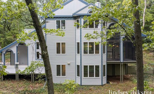 House in Plainfield charter Township, Michigan, United States 1