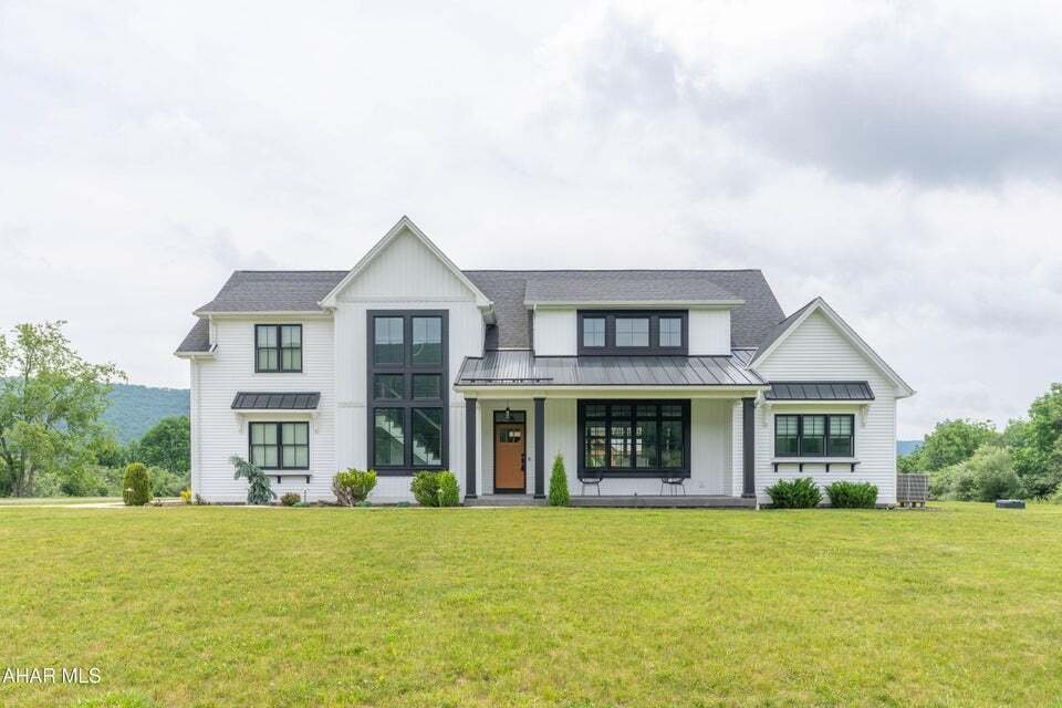 House in Hollidaysburg, Pennsylvania, United States 1 - 18924675