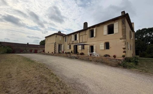 Farm Ranch in Salles-d'Armagnac, Occitania, France 1