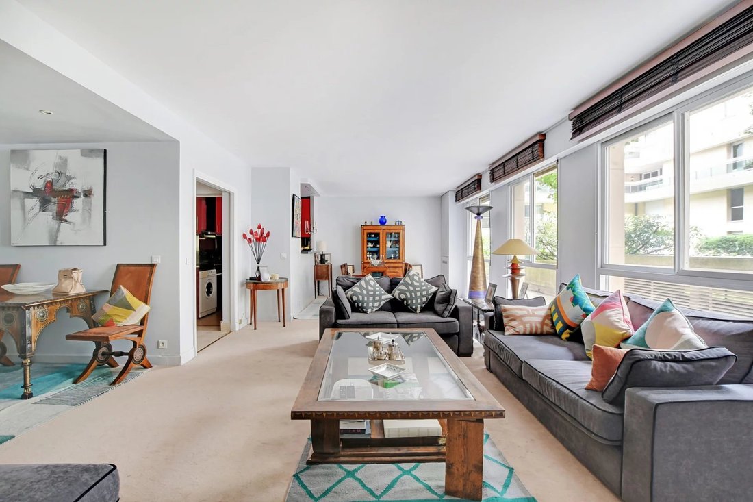 Apartment in Invalides, Paris 7e Arrondissement, Paris 2 - 18927459