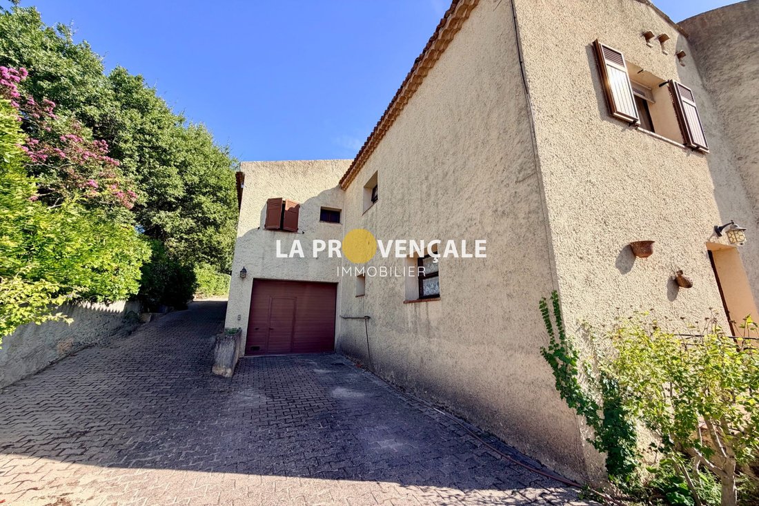 Villa in Bouc-Bel-Air, Provence-Alpes-Côte d'Azur, France 2 - 18923690