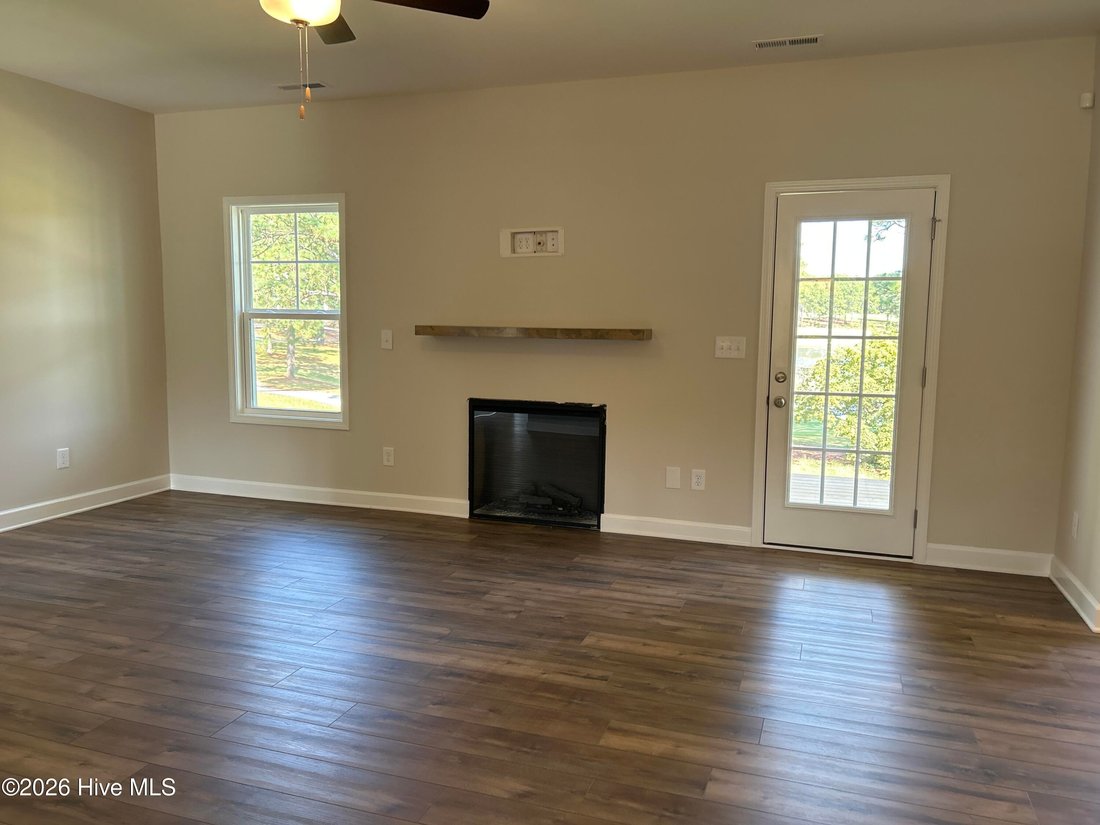 House in Aberdeen, North Carolina, United States 4 - 18302328