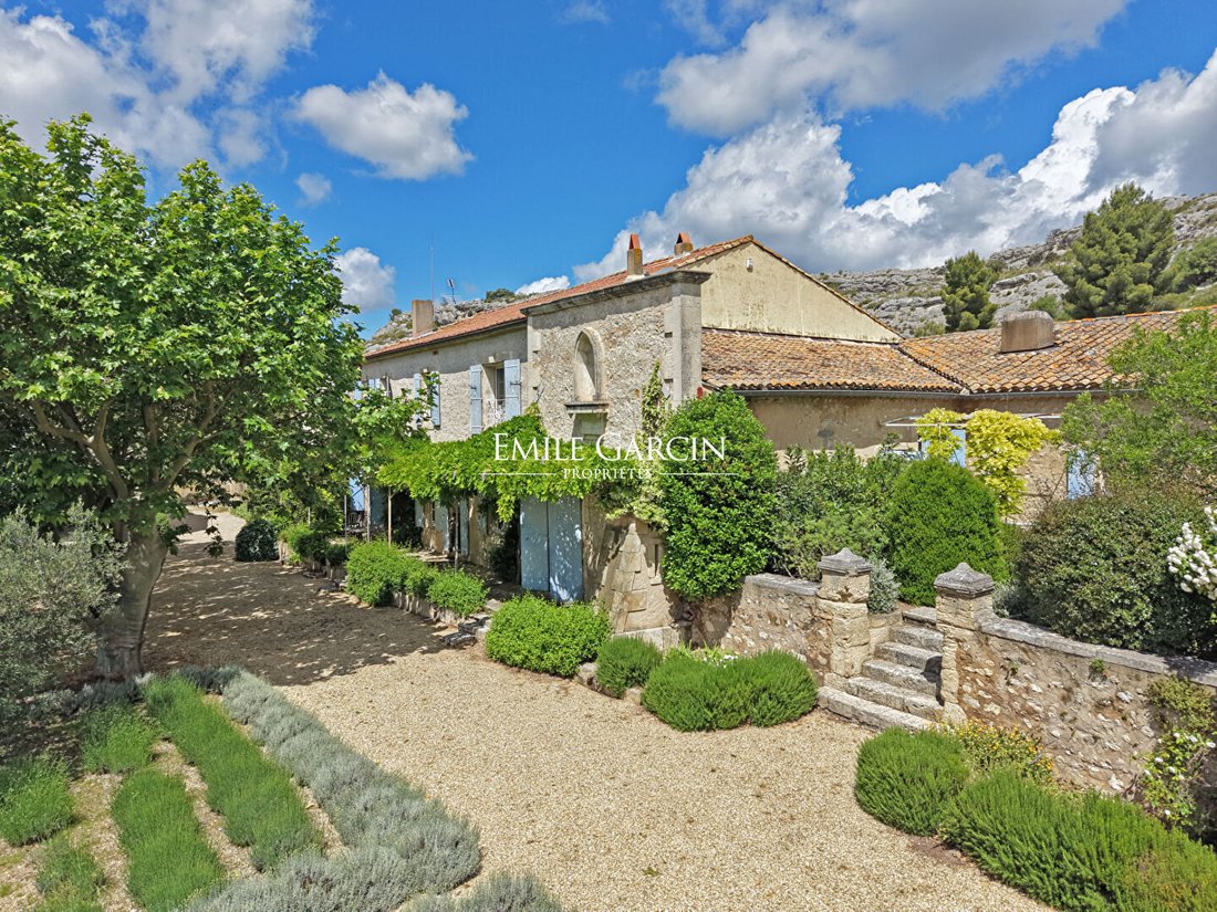 Villa en Paradou, Provenza-Alpes-Costa Azul, Francia 1 - 18245954