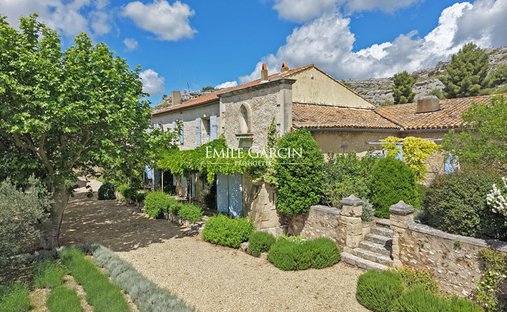 Villa in Paradou, Provence-Alpes-Côte d'Azur, France 1
