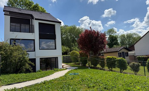 Villa in Villiers-Saint-Frederic, Ile-de-France, France 1