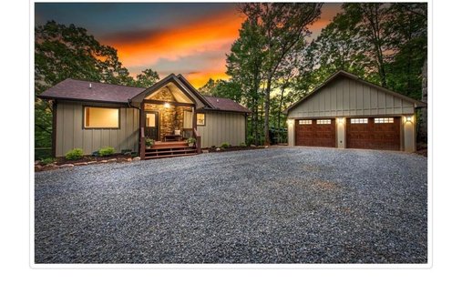 House in Mineral Bluff, Georgia, United States 1