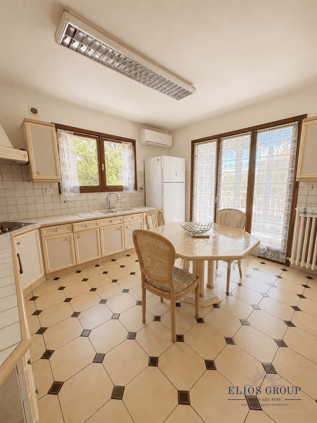 House in Hyeres, Provence-Alpes-Côte d'Azur, France 5 - 17272129
