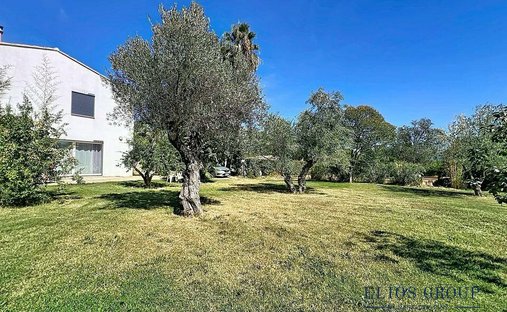 Country House in Carnoules, Provence-Alpes-Côte d'Azur, France 1