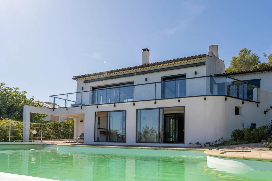 Villa in Frejus, Provence-Alpes-Côte d'Azur, France 2 - 18927043