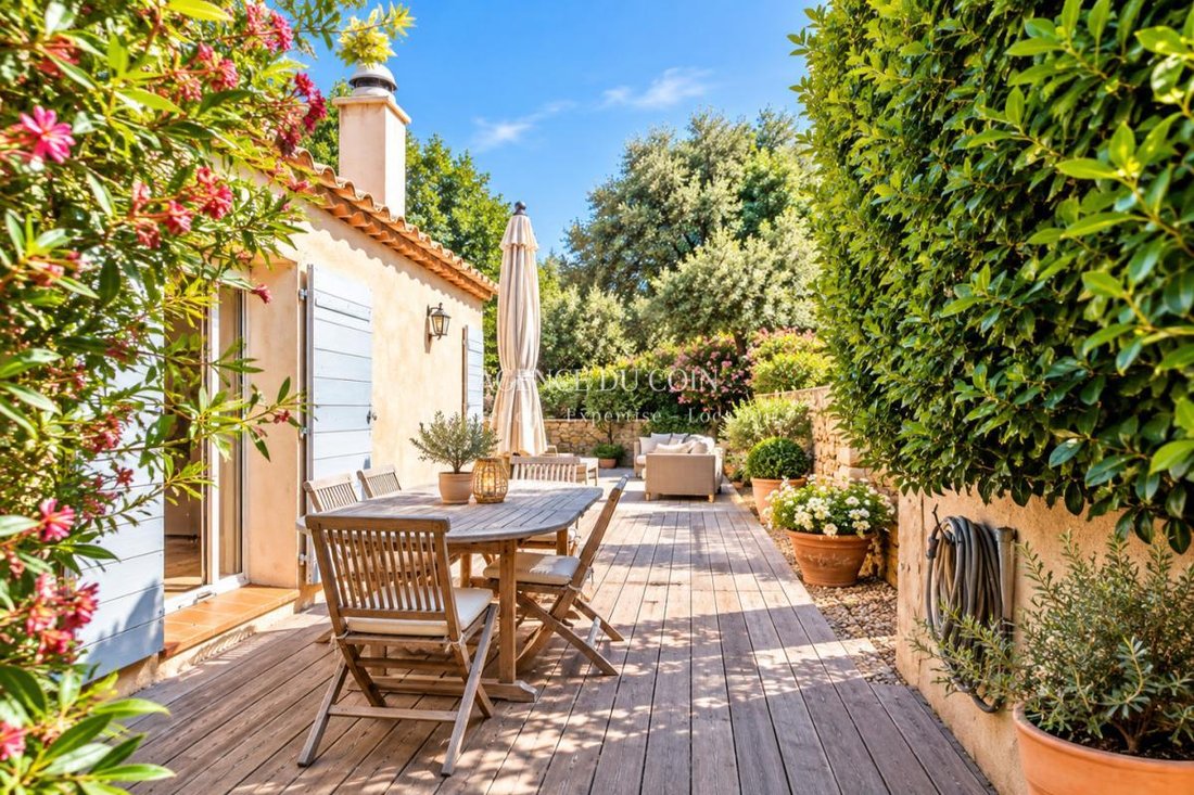 Villa in Six-Fours-les-Plages, Provence-Alpes-Côte d'Azur, France 2 - 18927064