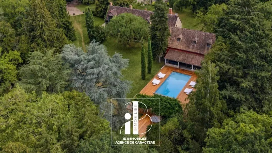 Estate in Rambouillet, Ile-de-France, France 1 - 18793376