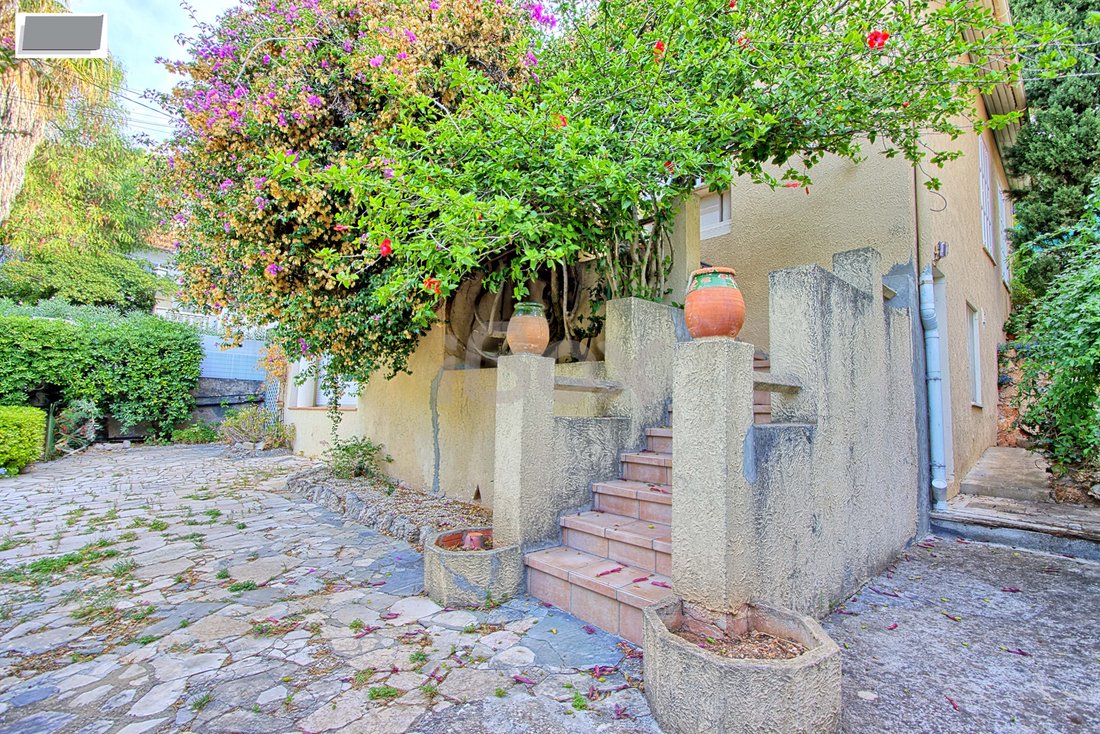 House in Aguillon, Toulon, France 1 - 18890195