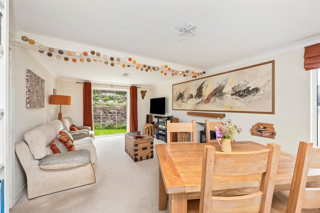Bungalow in West Chiltington, England 4 - 18924163