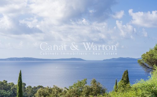 Villa in Rayol-Canadel-sur-Mer, Provence-Alpes-Côte d'Azur, France 1