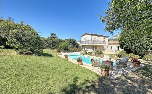 Villa in Nord, La Gaude, France 1