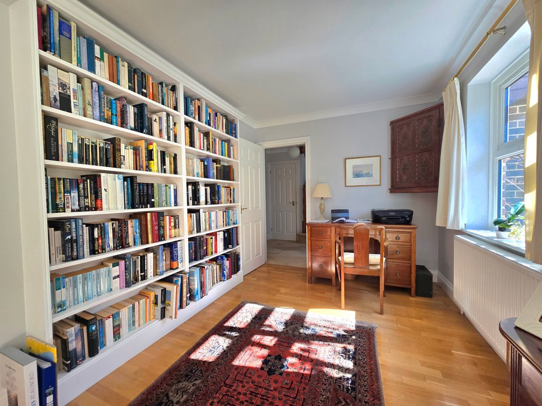 House in Lymington, England 2 - 18925721