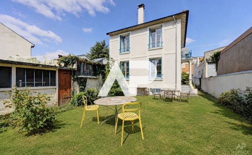House in Centre Ville, Rueil-Malmaison, France 1