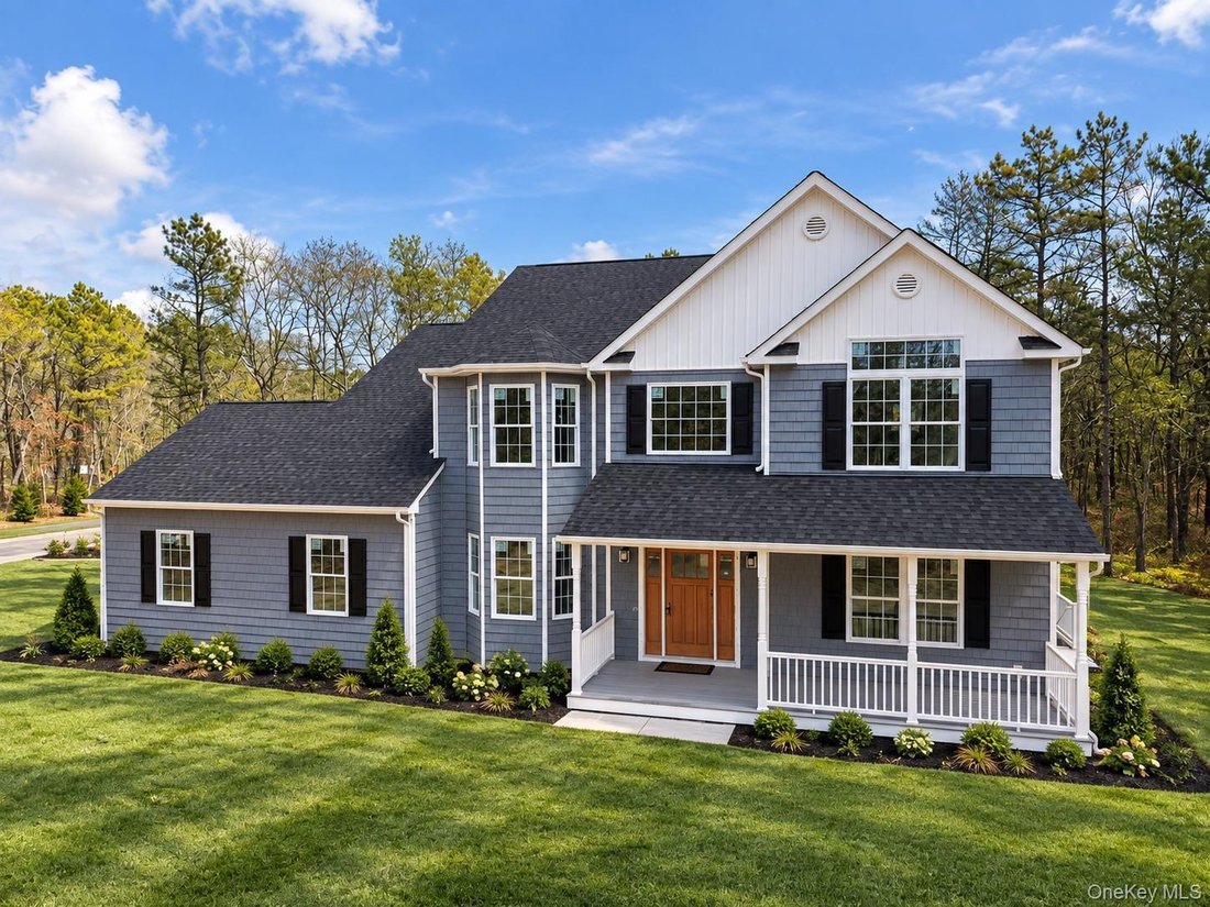 House in Manorville, New York, United States 1 - 18924722