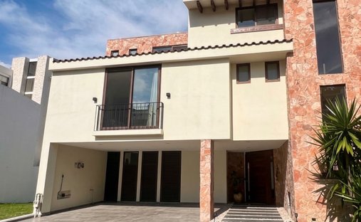 House in Tlaxcalancingo, Puebla, Mexico 1