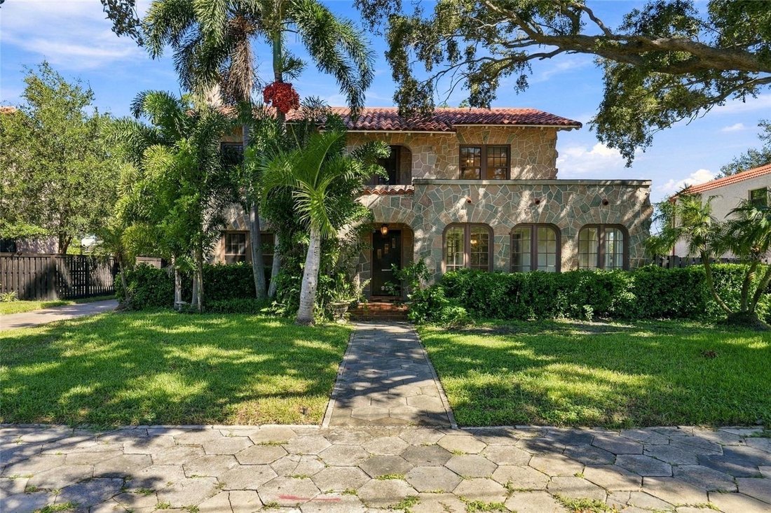 House in St. Petersburg, Florida, United States 1 - 18925764