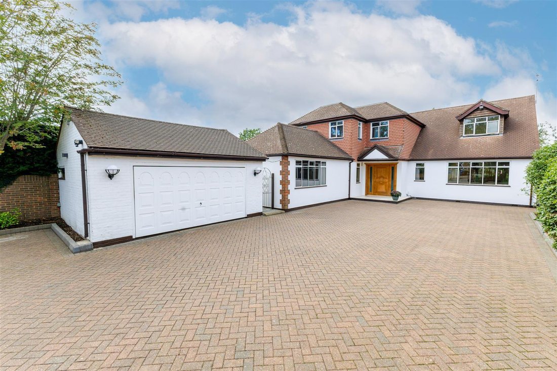 House in Breakspear, Bromley, England 1 - 18925762