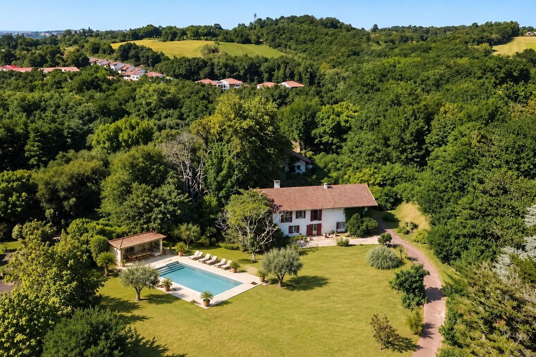 House in Ascain, Nouvelle-Aquitaine, France 1 - 18586132