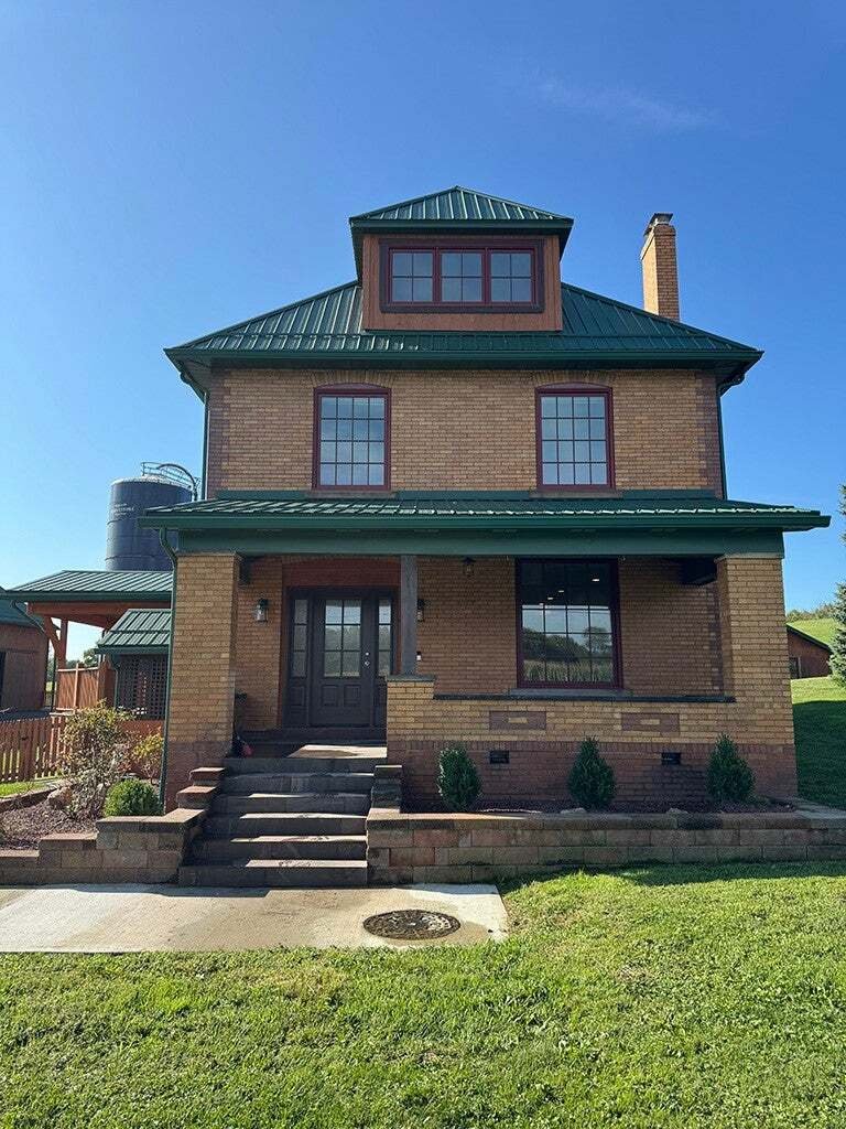 House in Beaver Falls, Pennsylvania, United States 1 - 18925937