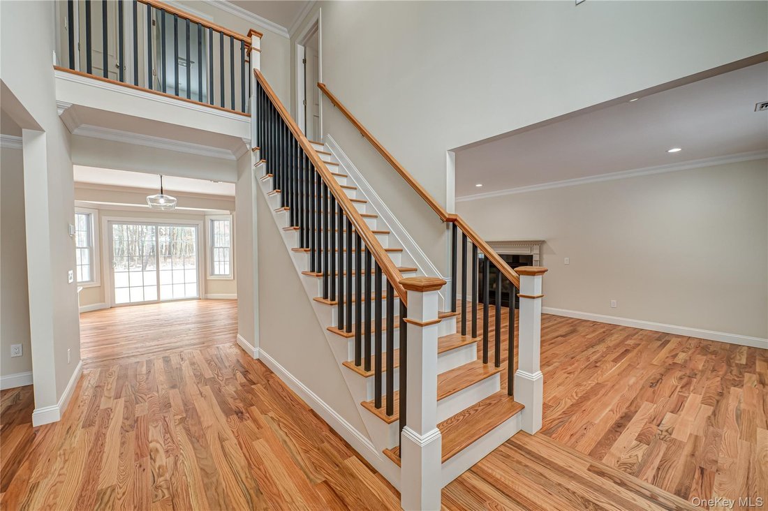House in Manorville, New York, United States 2 - 18924722