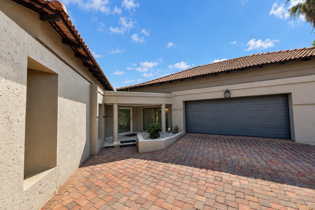 House in Mooikloof, Gauteng, South Africa 4 - 18814657