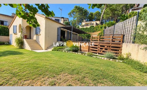 Villa in Rousset, Provence-Alpes-Côte d'Azur, France 1
