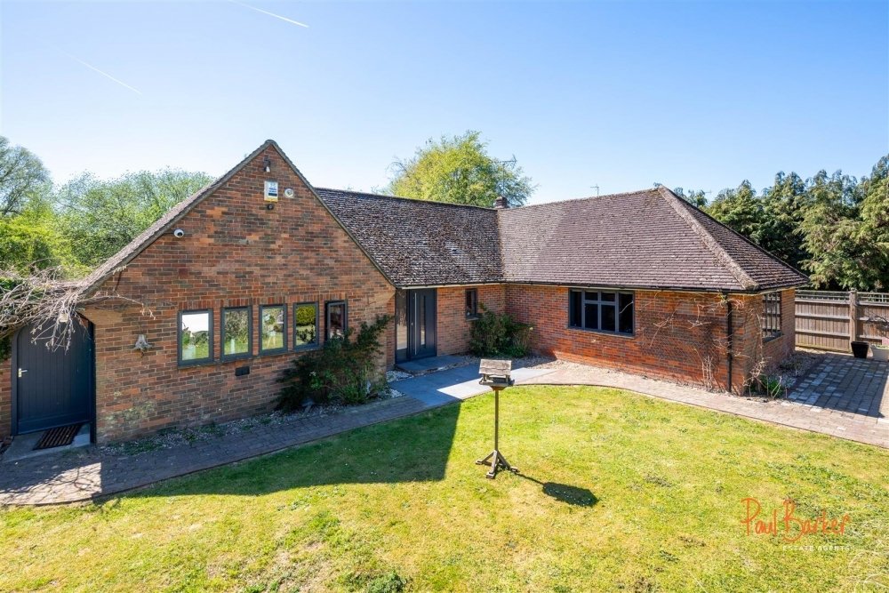 Bungalow in Redbourn, England 1 - 18925384
