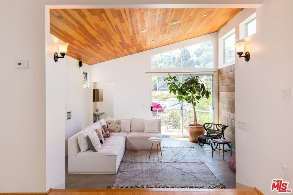 Los Angeles, California, United States 5 - 18925014