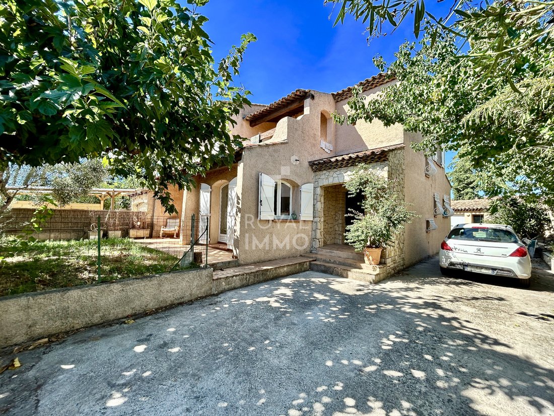 House in La Crau, Provence-Alpes-Côte d'Azur, France 1 - 18927466