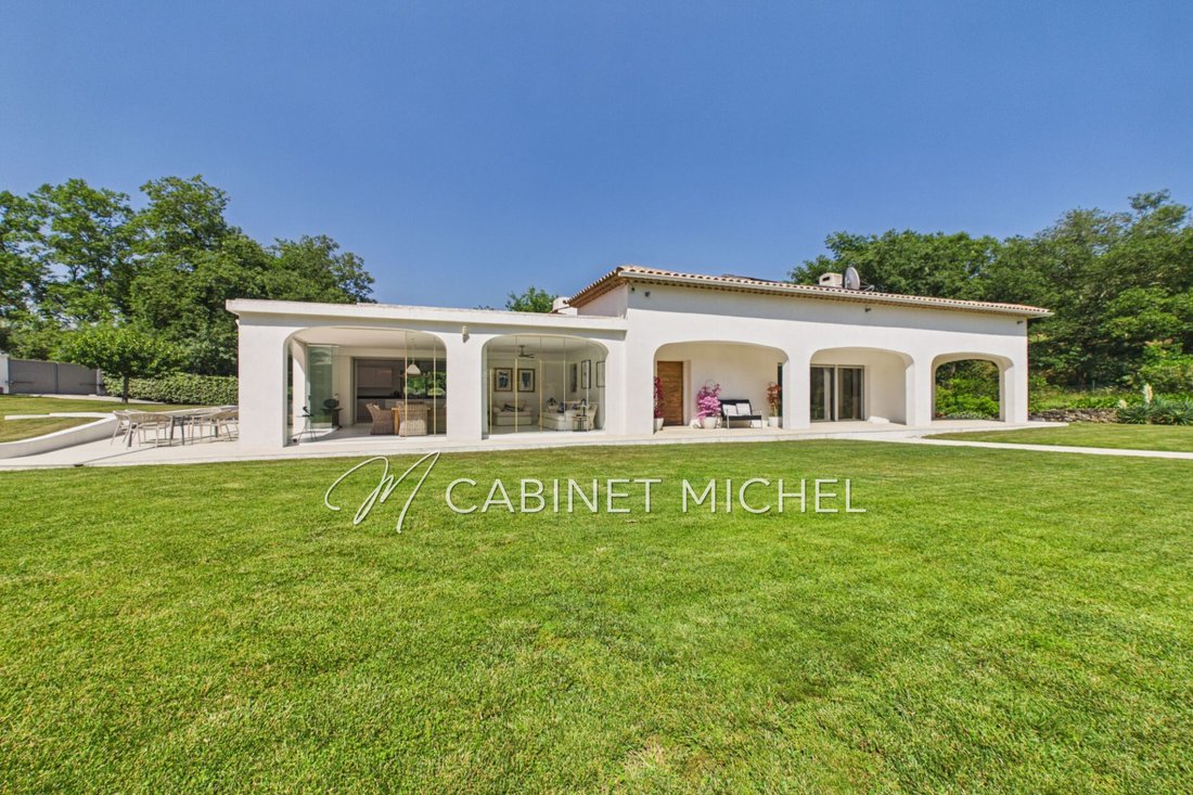 Villa in Le Rouret, Provence-Alpes-Côte d'Azur, France 4 - 18404103