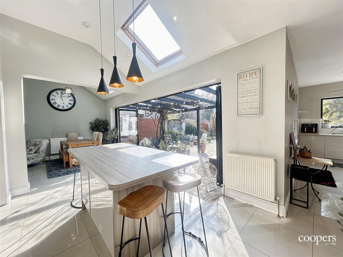 Chalet in Breakspear, Bromley, England 2 - 18925502