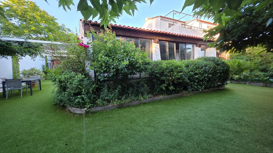 Villa in Avenue de Marseille-Liourat, Vitrolles, France 1 - 18927441