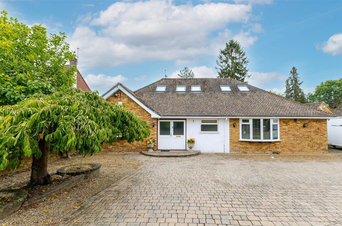 House in Breakspear, Bromley, England 2 - 18925724