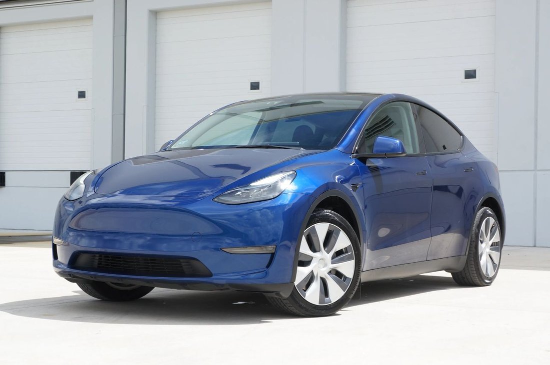 Suv in Opa Locka, FL, United States 4 - 18924224