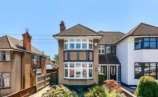 House in Pinnerwood Park, Hillingdon, England 1